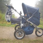 Kinderwagen mit großen Rädern